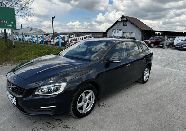 Volvo V60 cena 39999 przebieg: 235000, rok produkcji 2015 z Pajęczno małe 436
